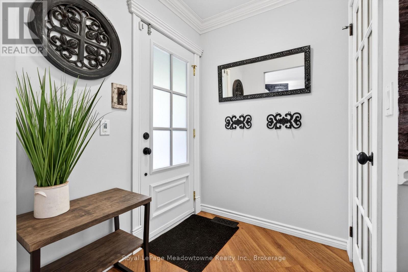 53 CAMPBELL AVENUE E - 20