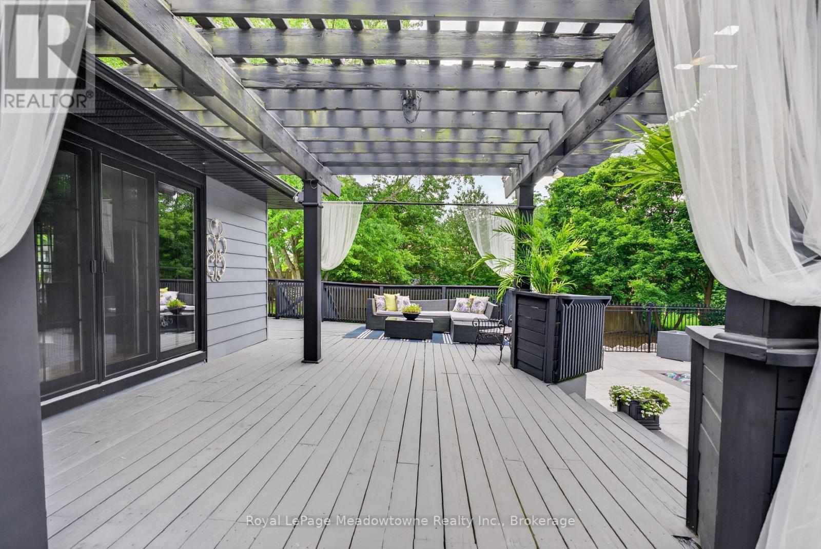 53 CAMPBELL AVENUE E - 39
