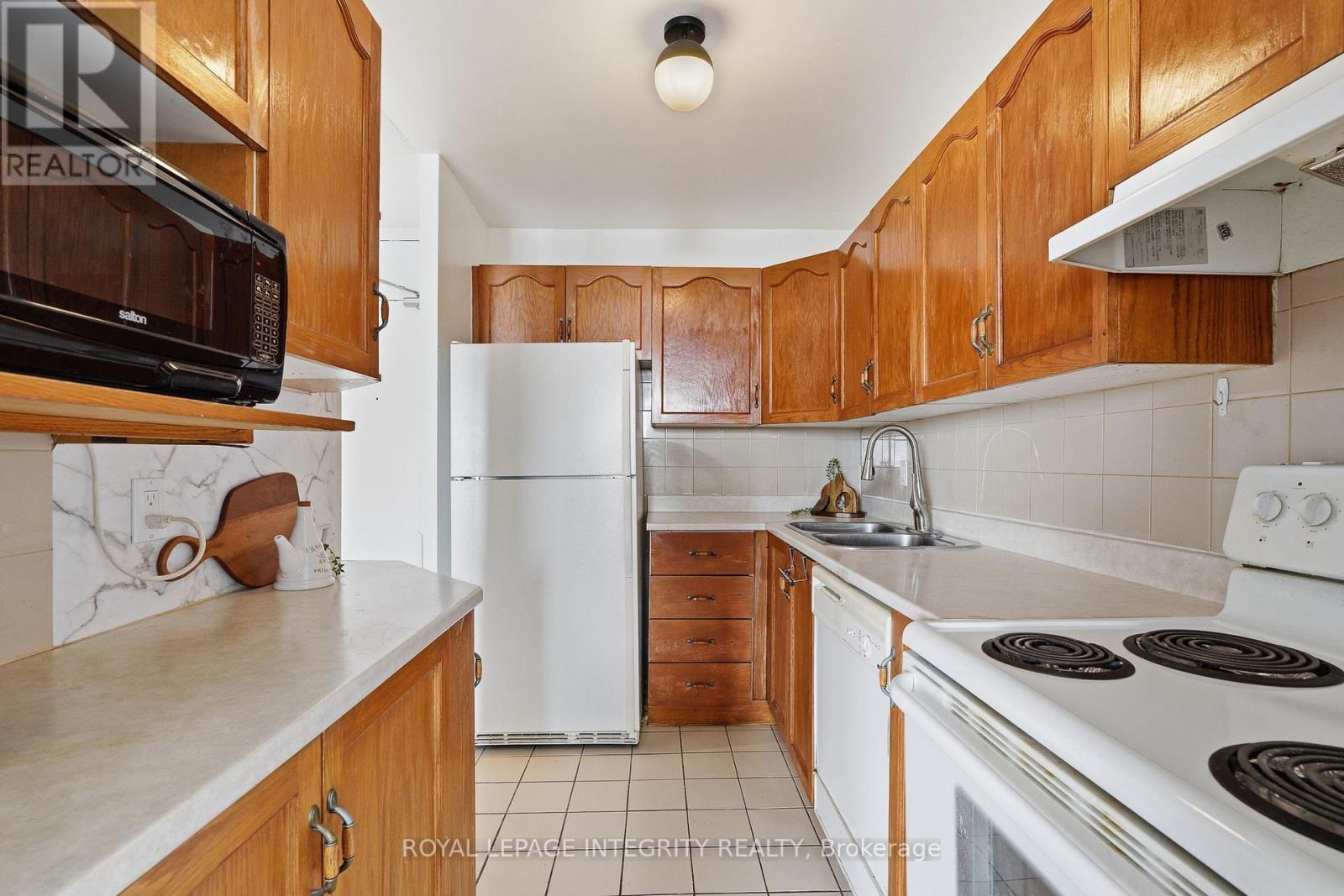 #1110 2000 JASMINE CRESCENT - 15