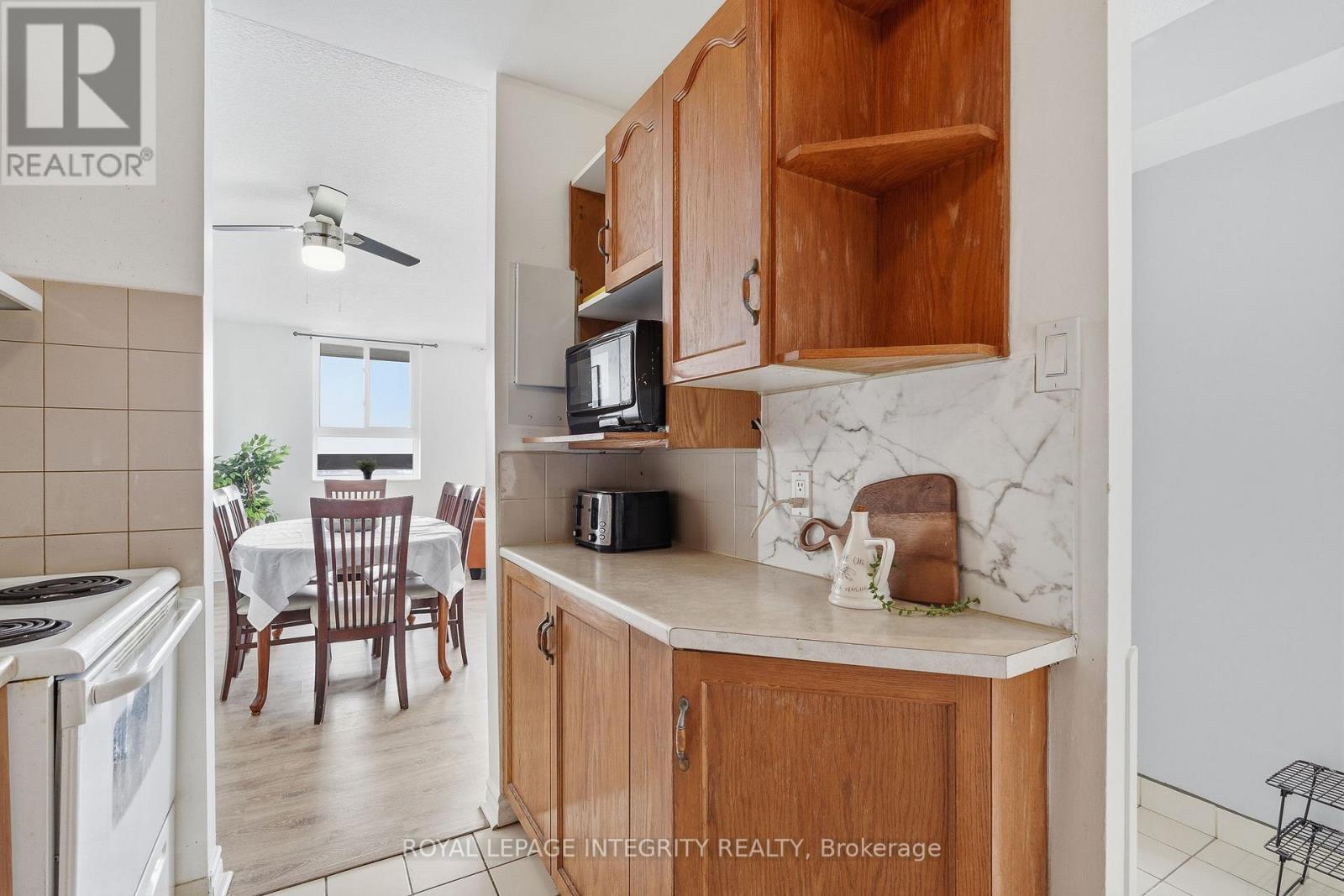 #1110 2000 JASMINE CRESCENT - 16