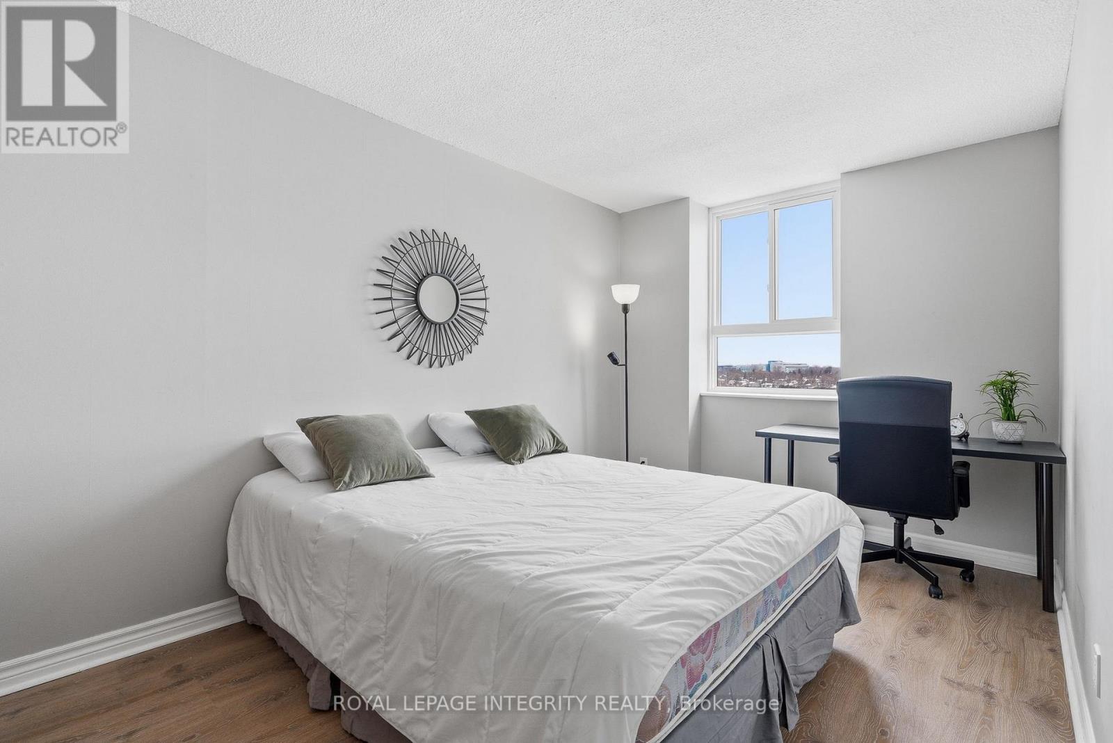 #1110 2000 JASMINE CRESCENT - 18