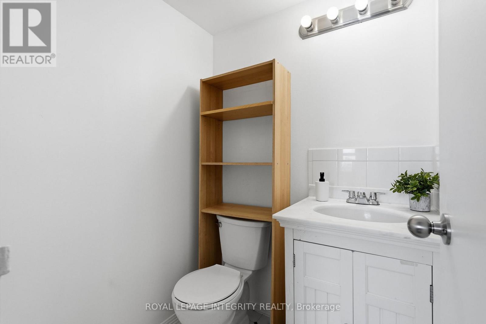 #1110 2000 JASMINE CRESCENT - 19
