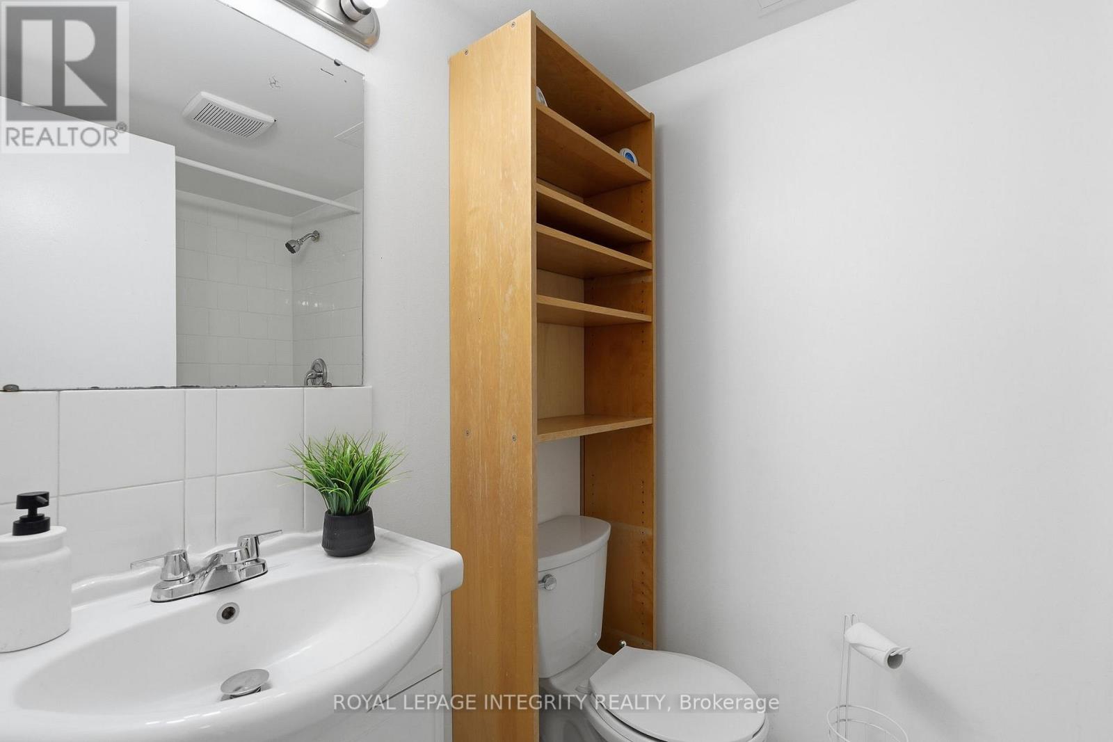 #1110 2000 JASMINE CRESCENT - 22