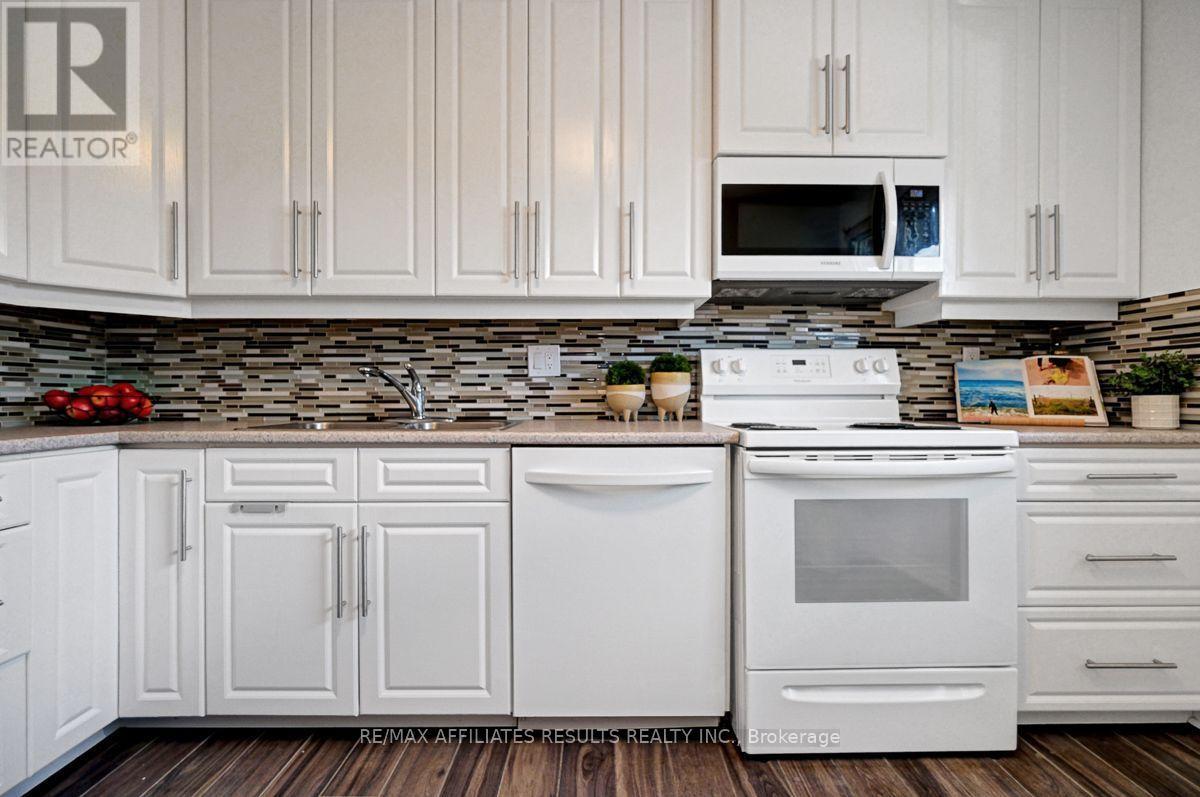 94 – 73 MCCLINTOCK WAY, Ottawa. Luxury613. By Peter Sagos - Image 16