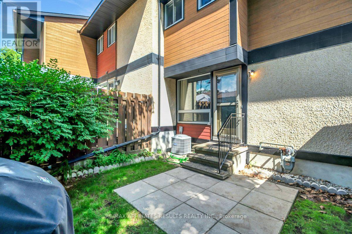 94 – 73 MCCLINTOCK WAY, Ottawa. Luxury613. By Peter Sagos - Image 33