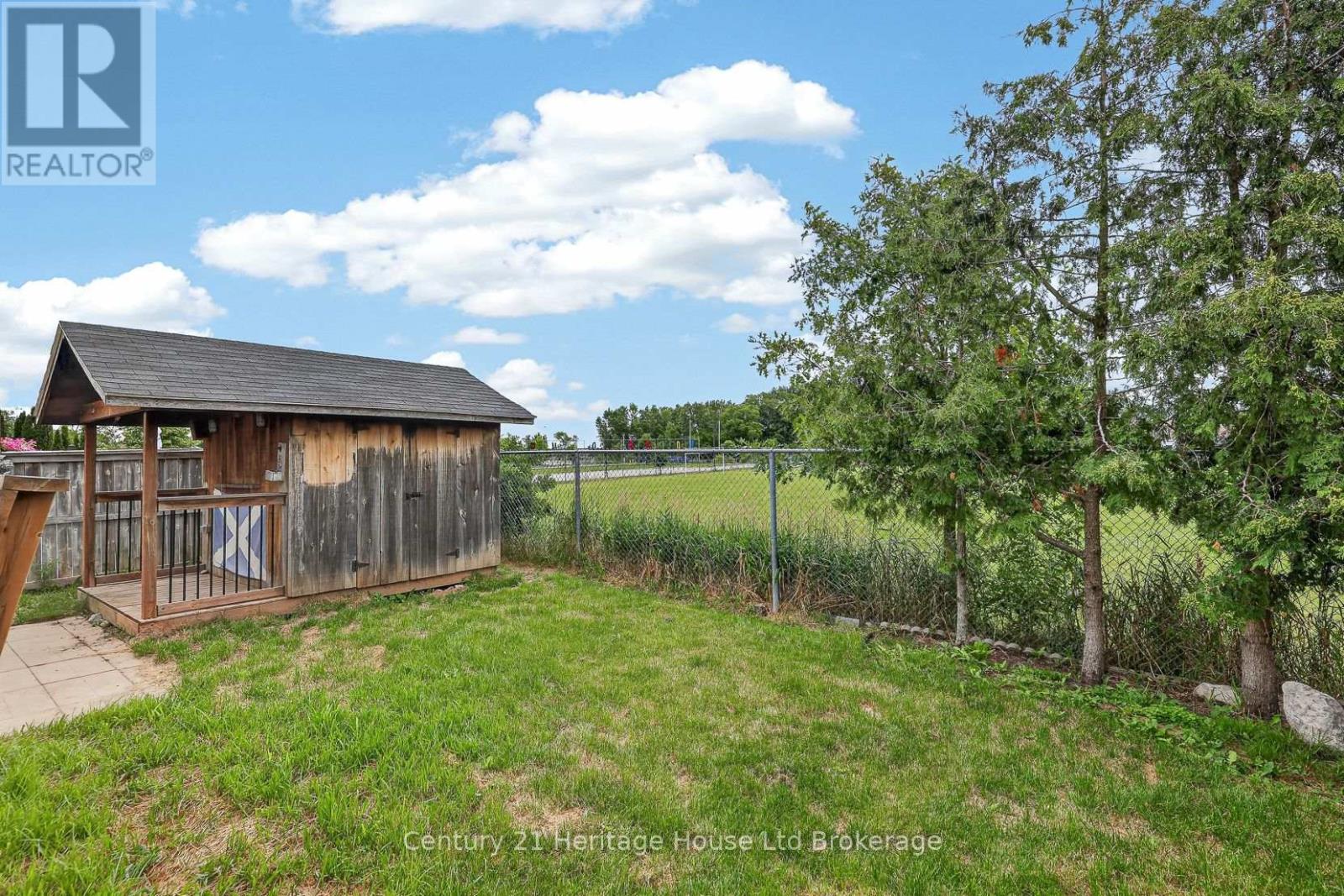 644 HUMMINGBIRD CRESCENT - 42