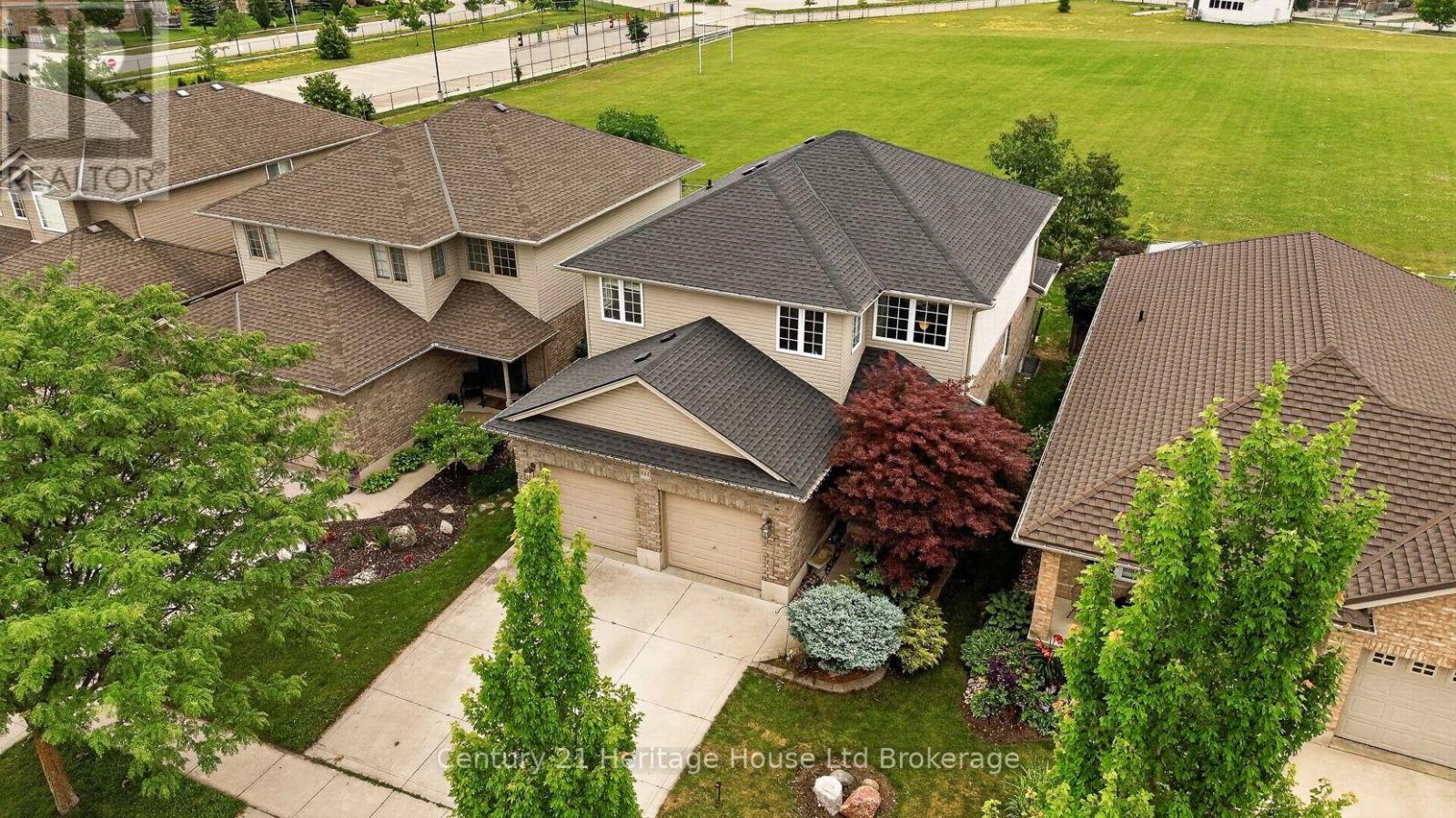644 HUMMINGBIRD CRESCENT - 6