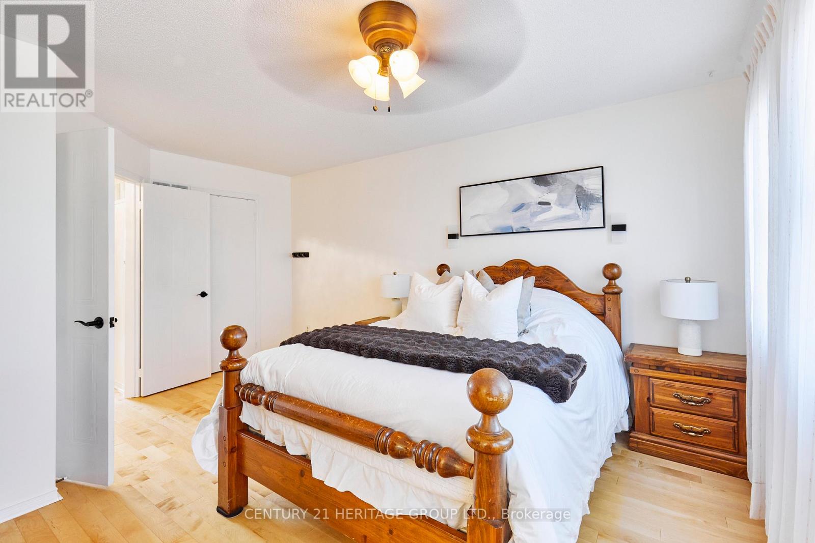 20 OLD COLONY DRIVE - 17