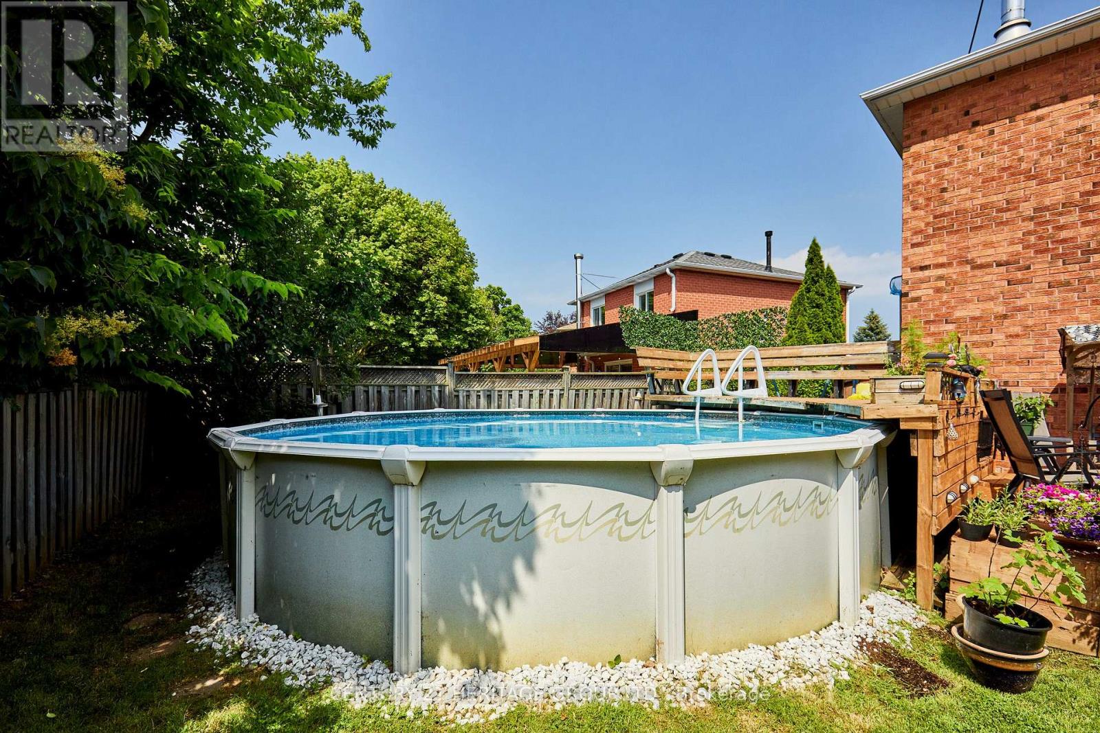 20 OLD COLONY DRIVE - 32