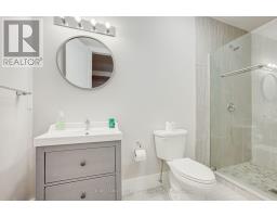 57 Ambleside Avenue, Toronto, ON M8Z2H8 Photo 47