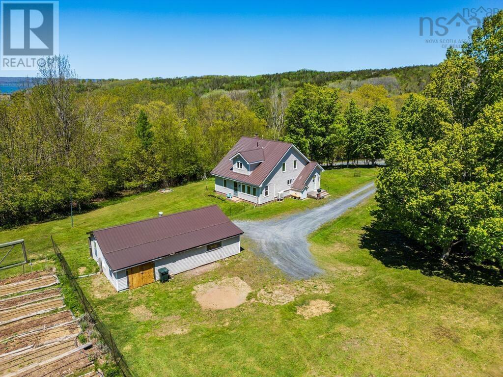 550 River Road - 1