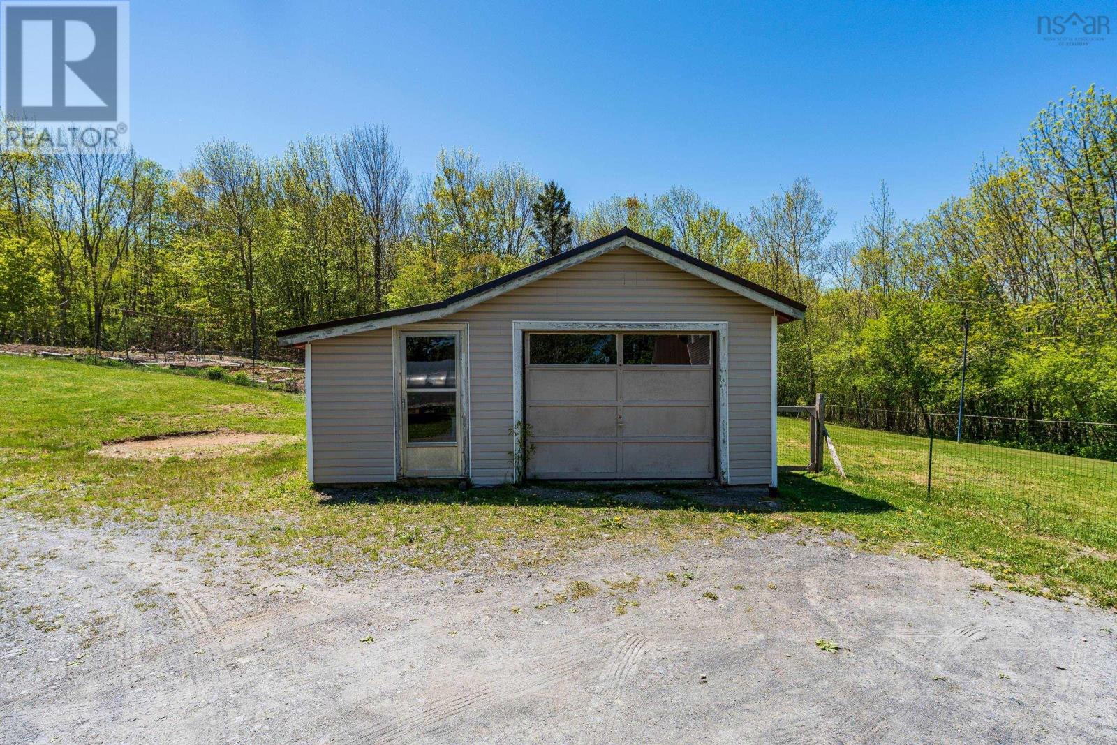 550 River Road - 7
