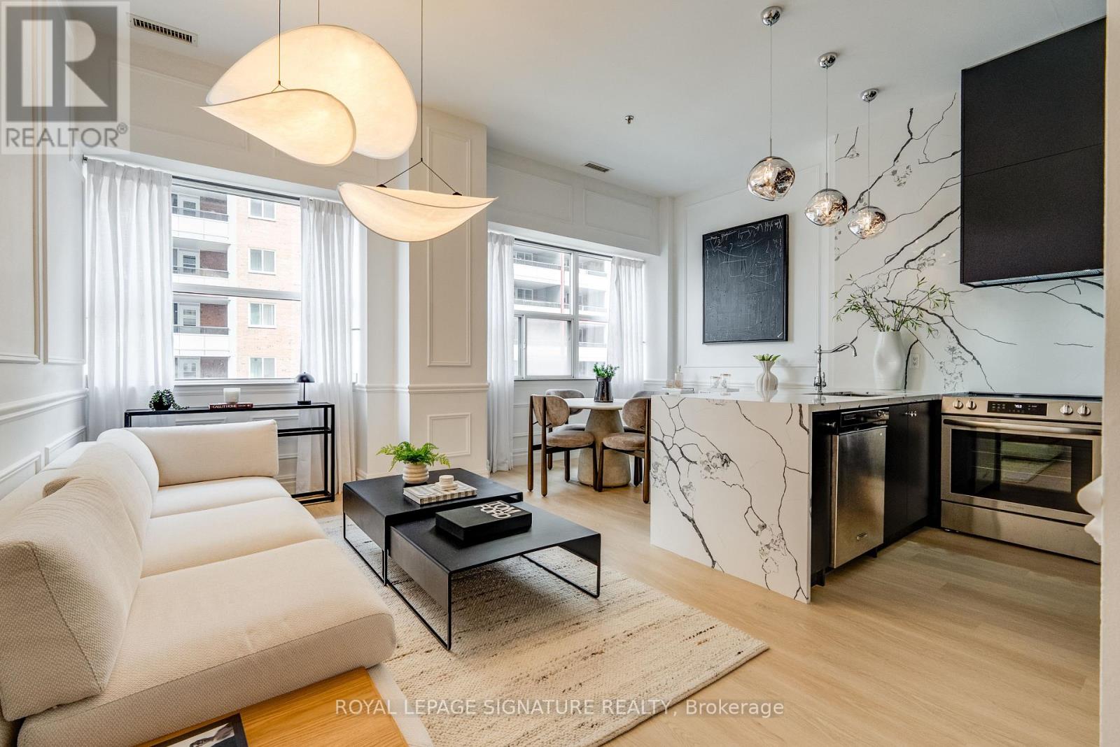#403 700 KING STREET W - 1