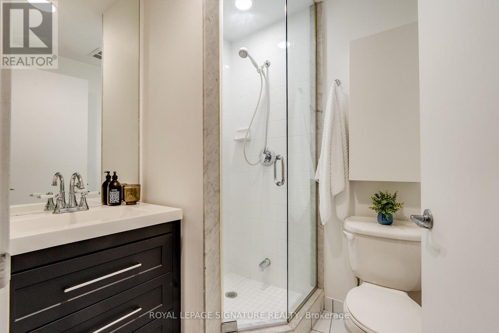 #403 700 KING STREET W - 20