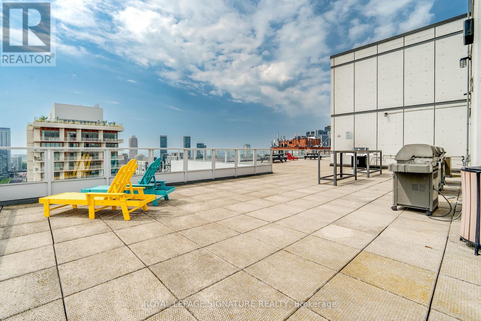 #403 700 KING STREET W - 28