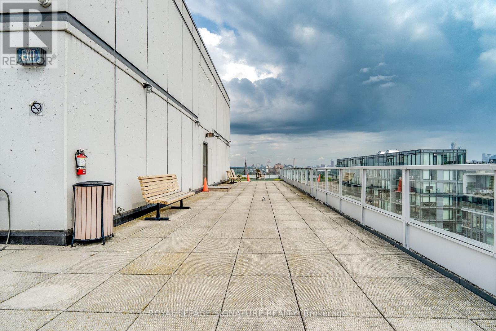 #403 700 KING STREET W - 29
