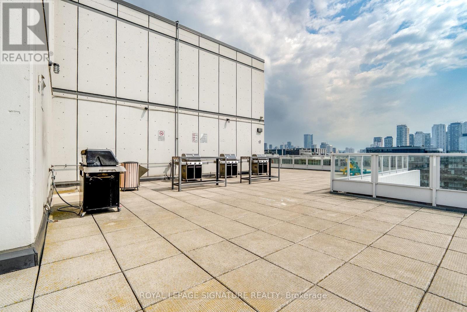 #403 700 KING STREET W - 30