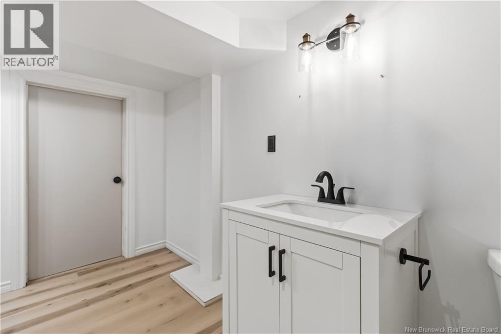 37 Winter Avenue - 36
