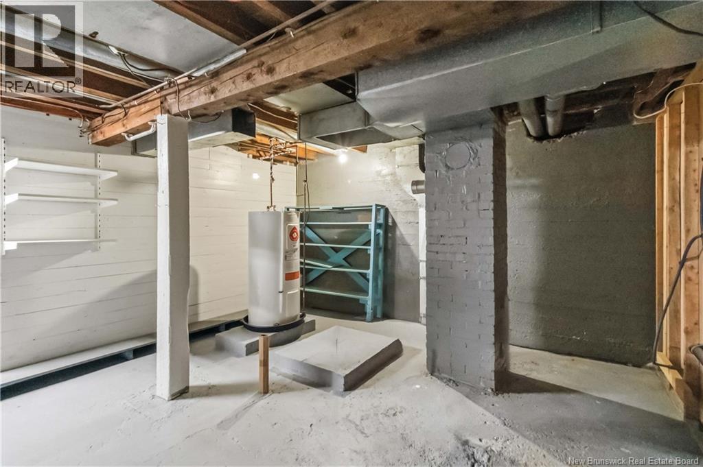 37 Winter Avenue - 39