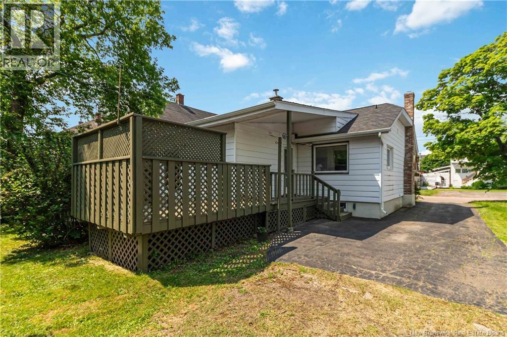 37 Winter Avenue - 42