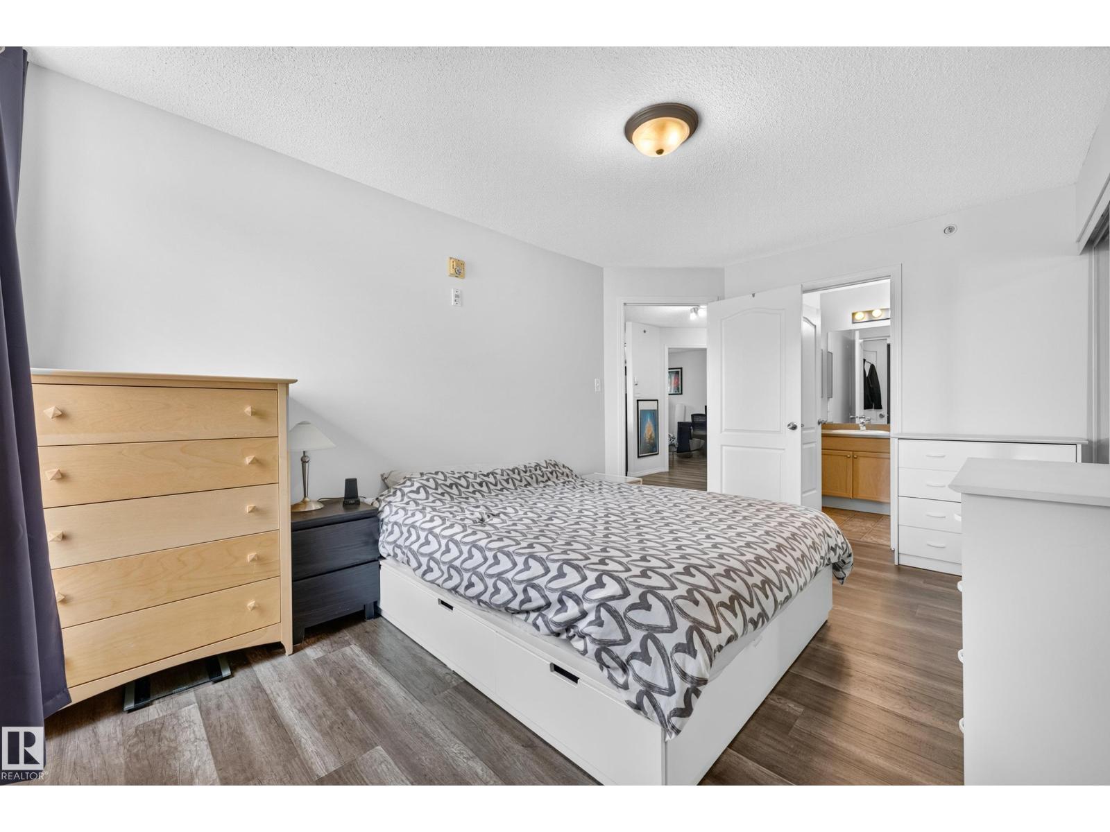 #2420 320 CLAREVIEW STATION DR NW - 17