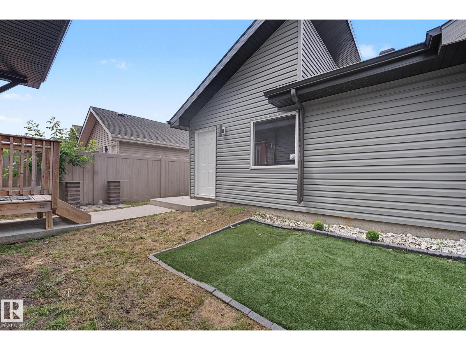 1825 25A ST NW - 43