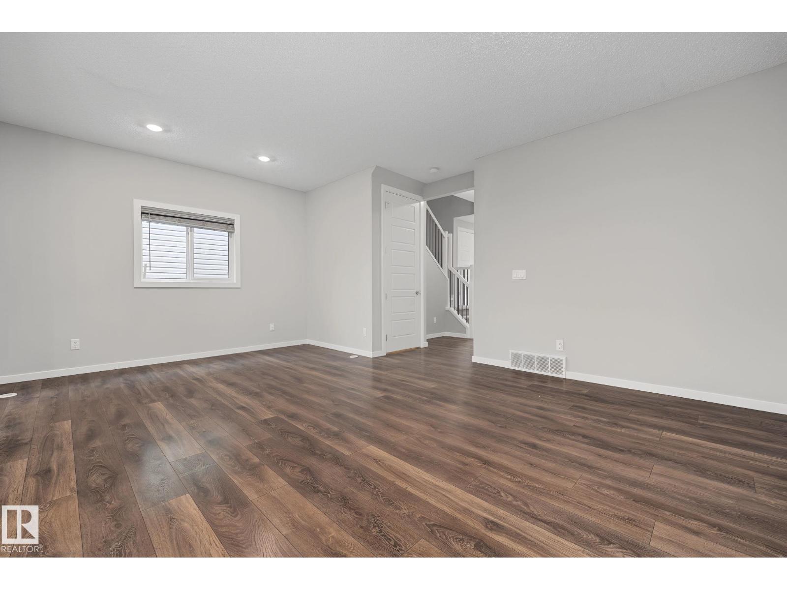 1825 25A ST NW - 5