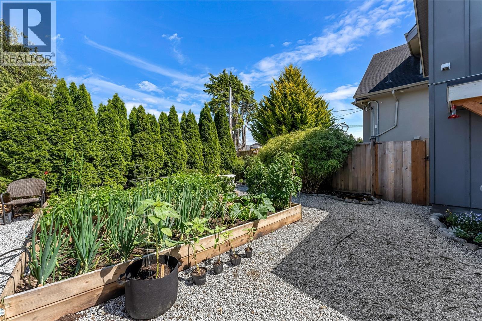 1779 Lillian Rd - 33