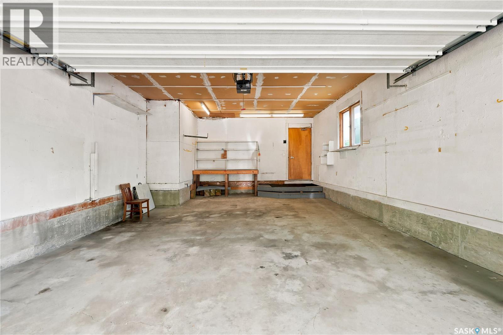 53 Darke CRESCENT - 41
