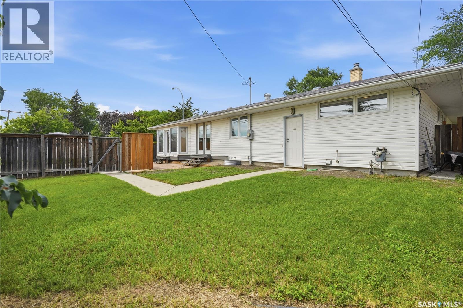 53 Darke CRESCENT - 44