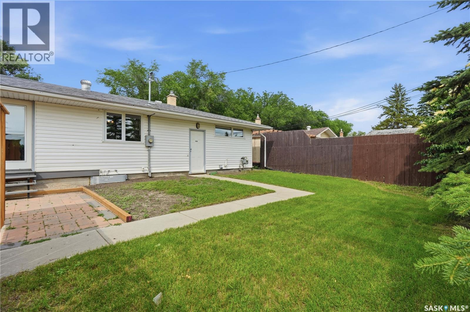 53 Darke CRESCENT - 43