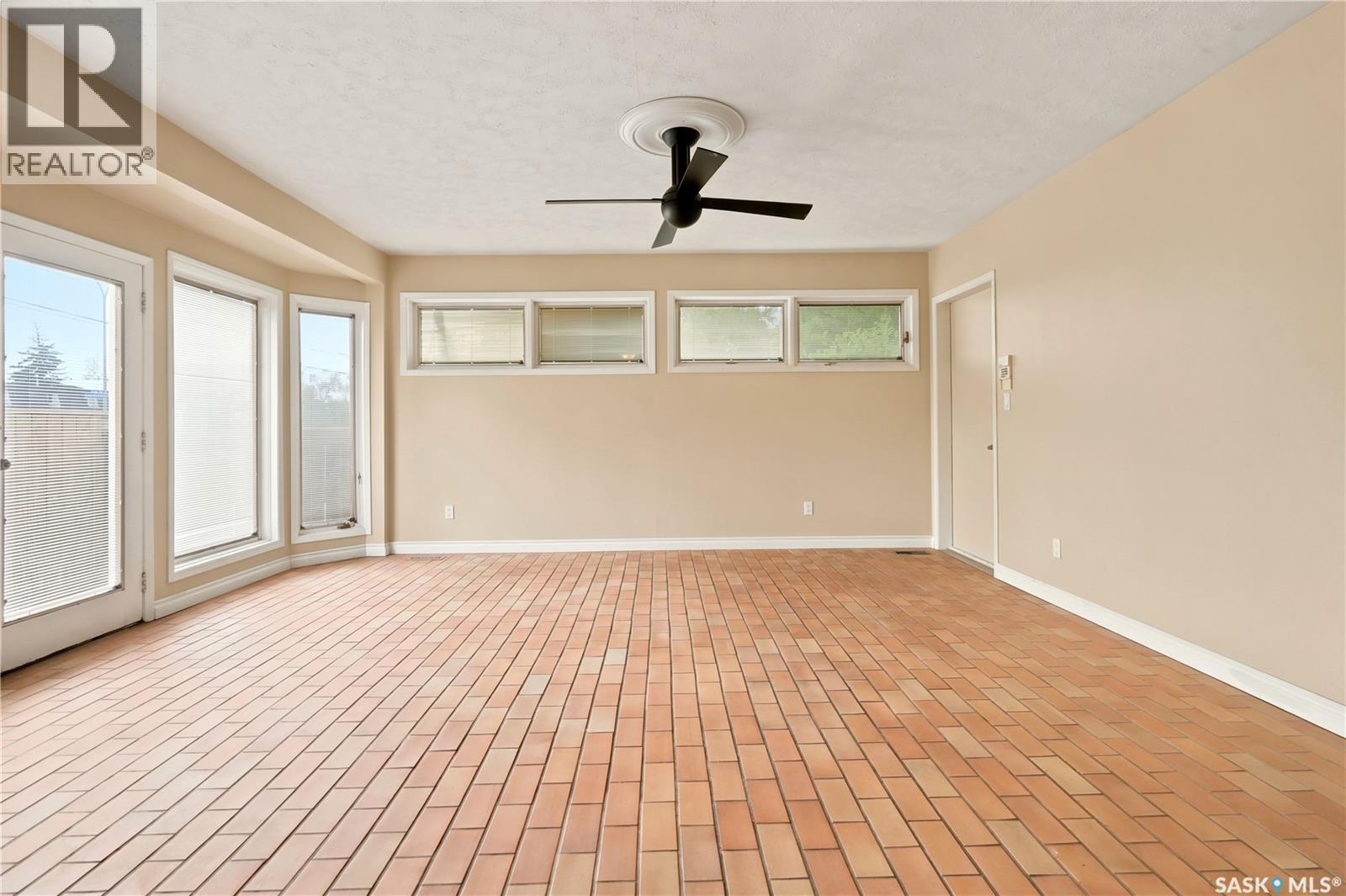 53 Darke CRESCENT - 12