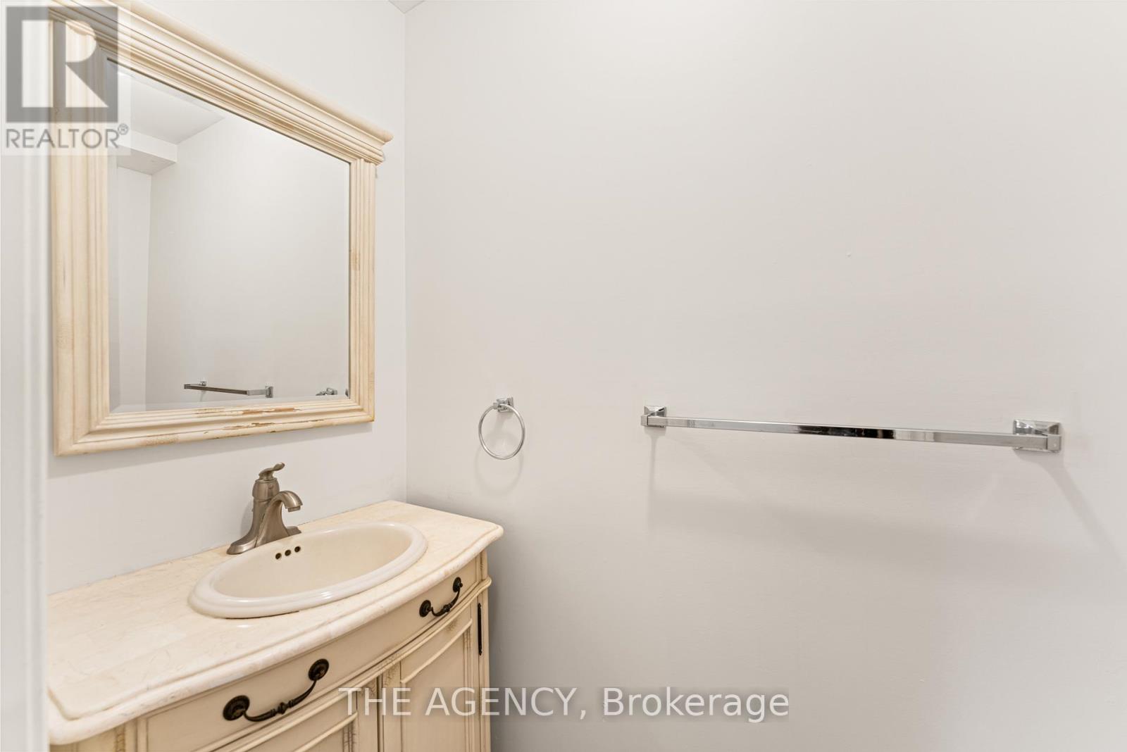 92 RUSSELL SNIDER DRIVE - 23