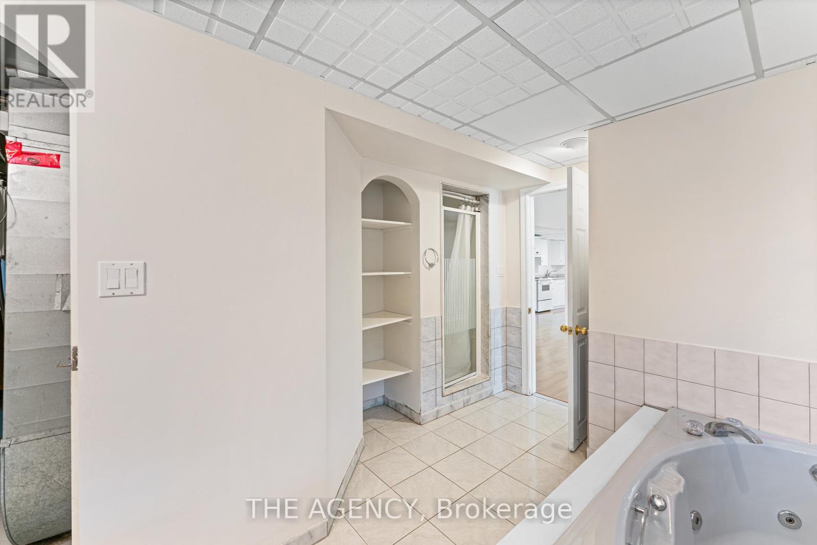 92 RUSSELL SNIDER DRIVE - 29