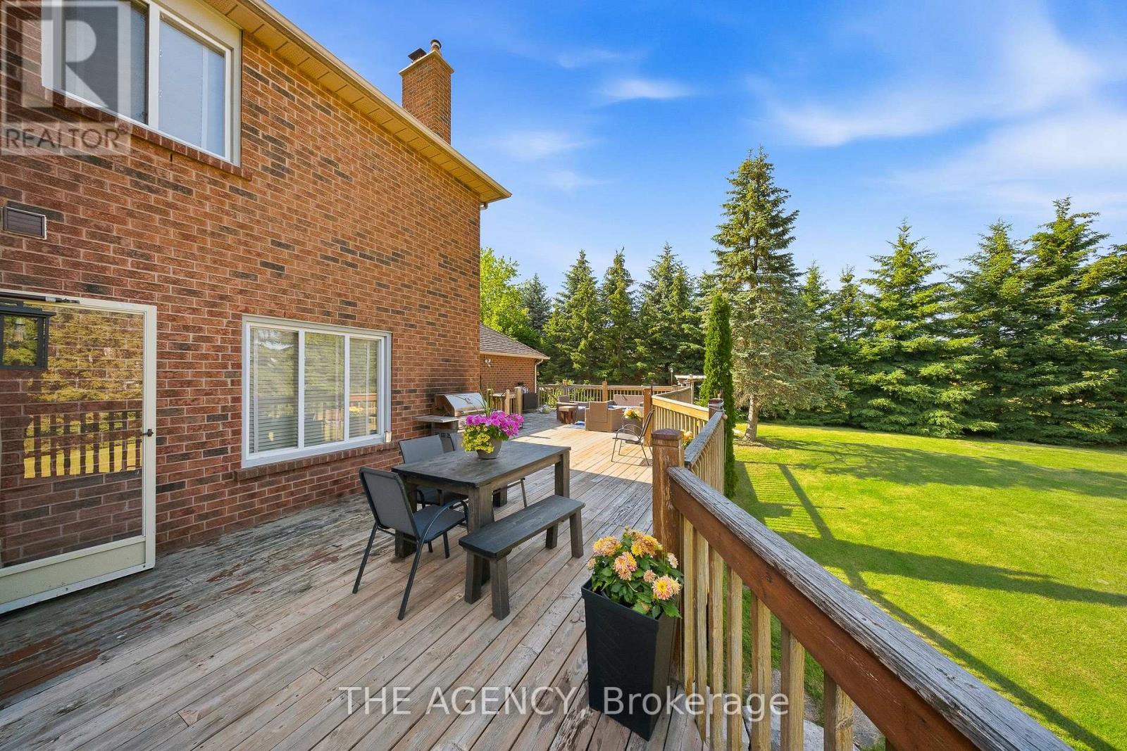 92 RUSSELL SNIDER DRIVE - 32