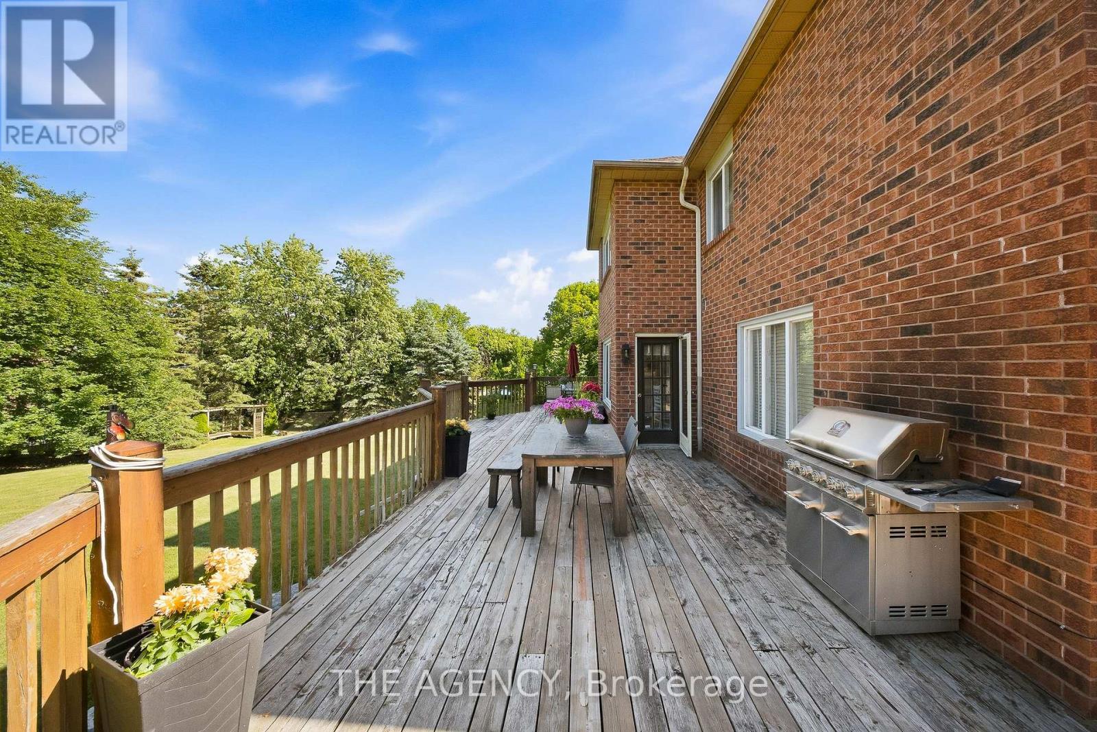 92 RUSSELL SNIDER DRIVE - 33