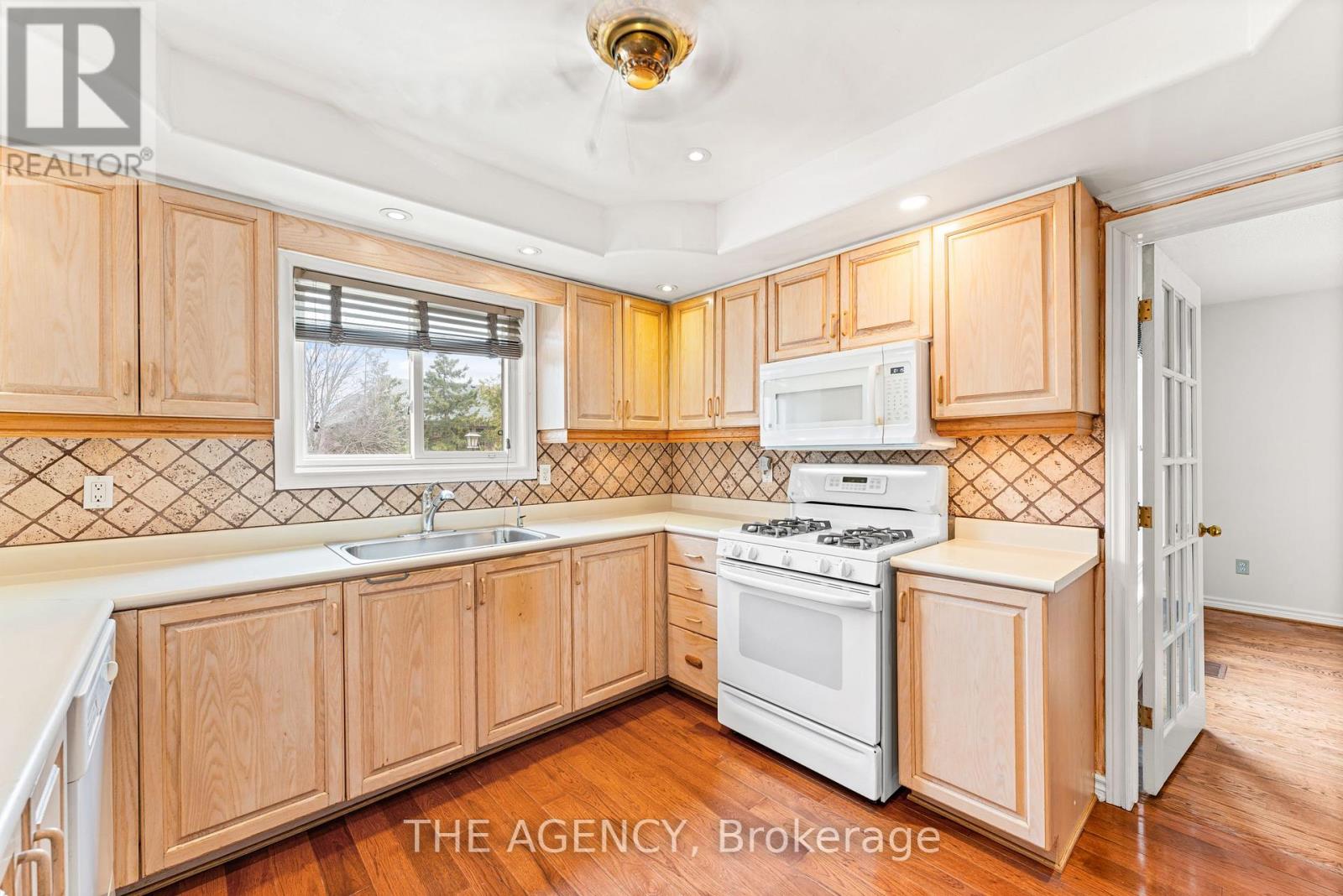 92 RUSSELL SNIDER DRIVE - 8
