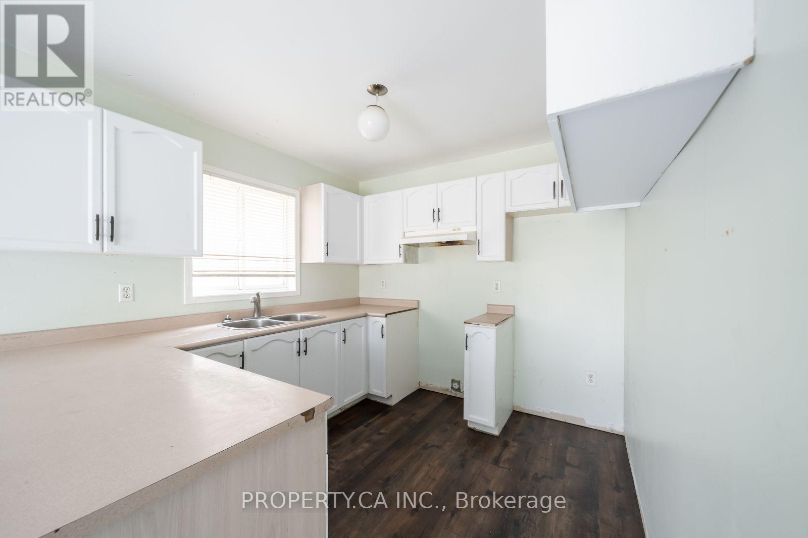 51 LEGGOTT AVENUE - 13