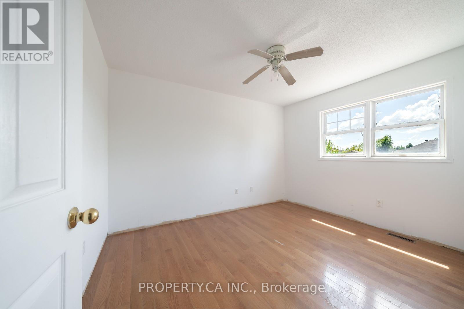 51 LEGGOTT AVENUE - 27