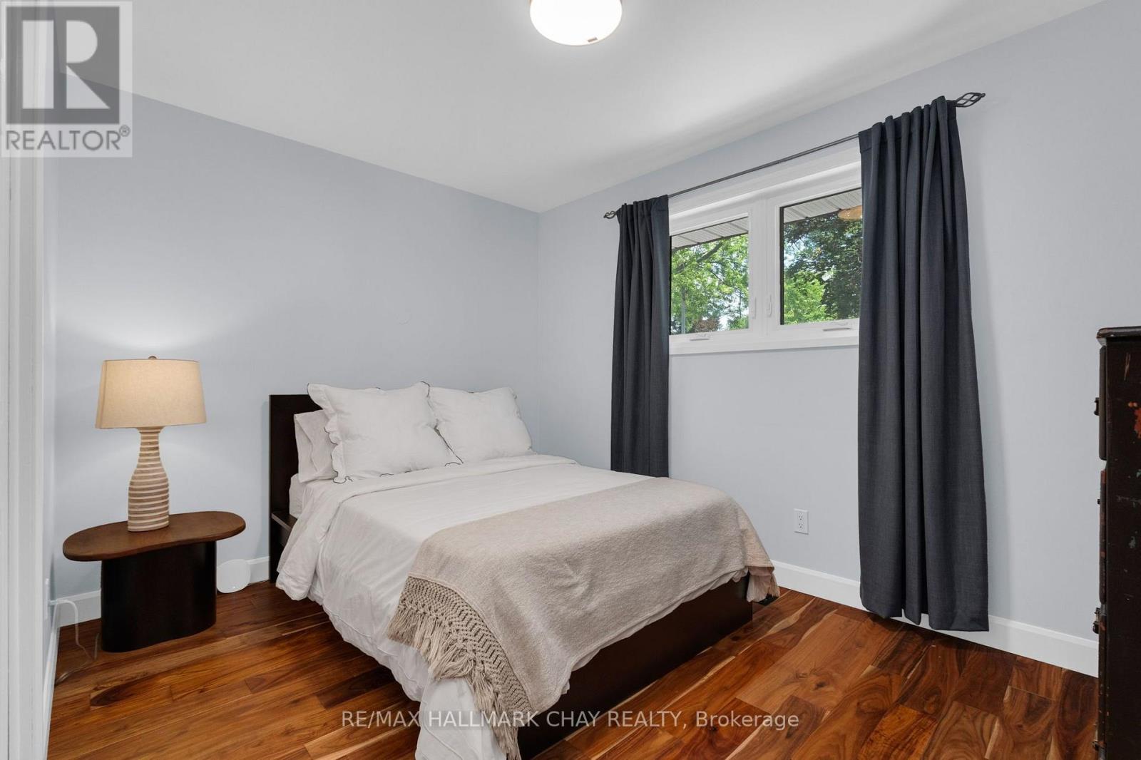 12 FRANCIS ROAD - Image 17