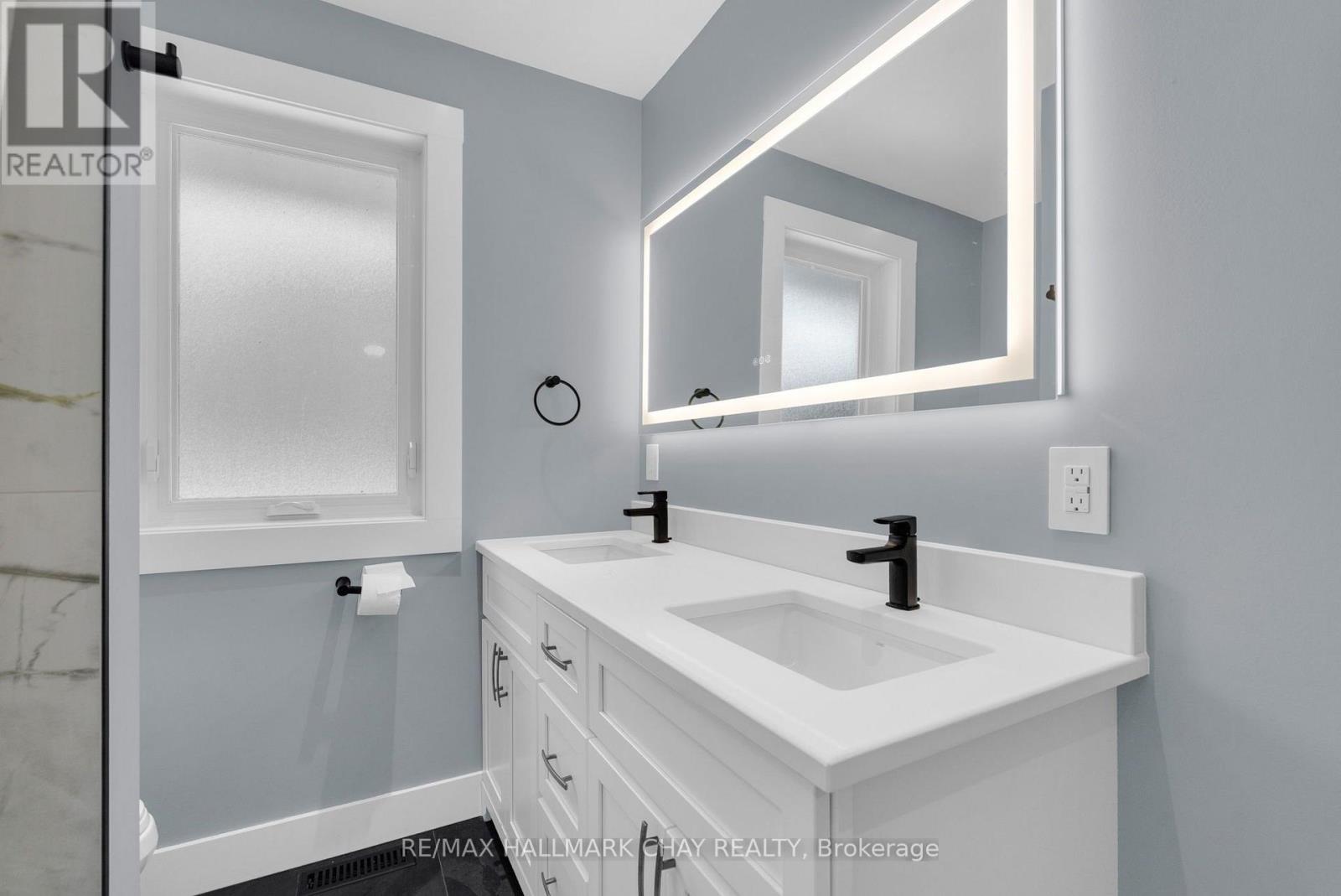 12 FRANCIS ROAD - Image 22
