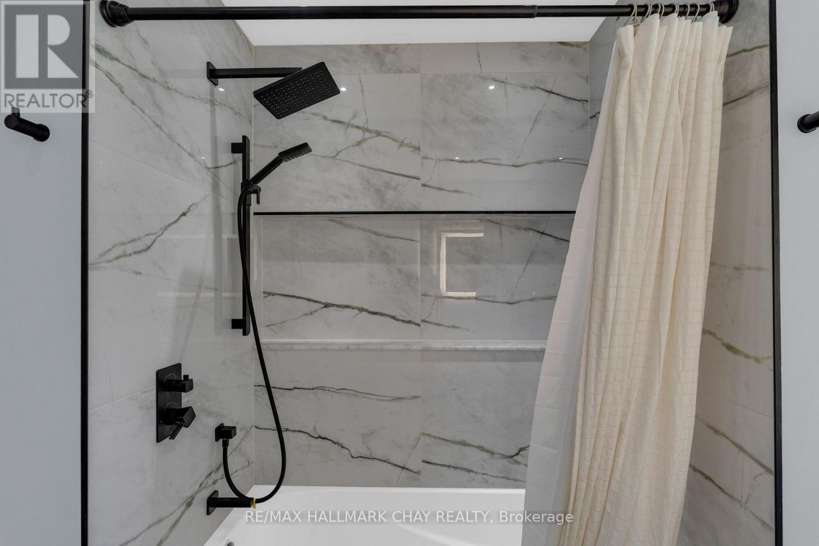 12 FRANCIS ROAD - Image 24