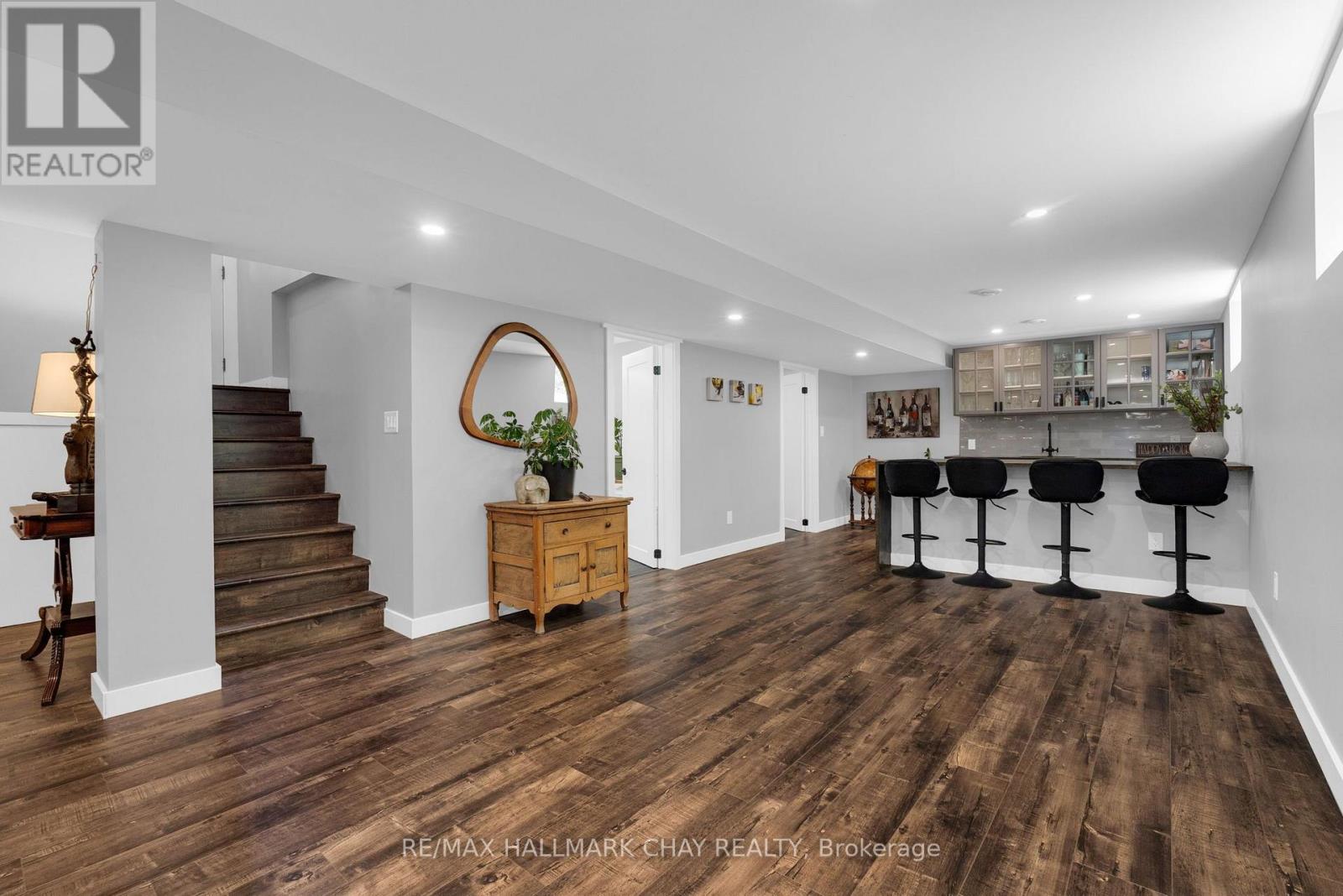 12 FRANCIS ROAD - Image 25