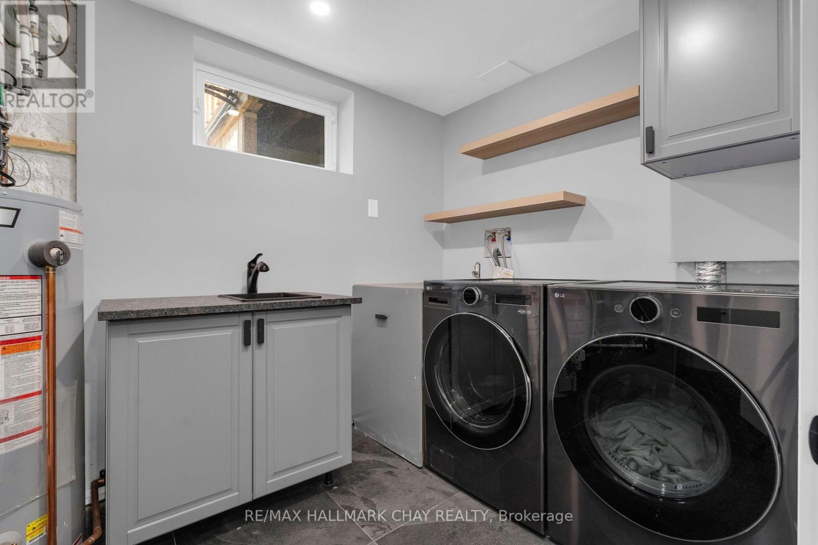 12 FRANCIS ROAD - Image 34