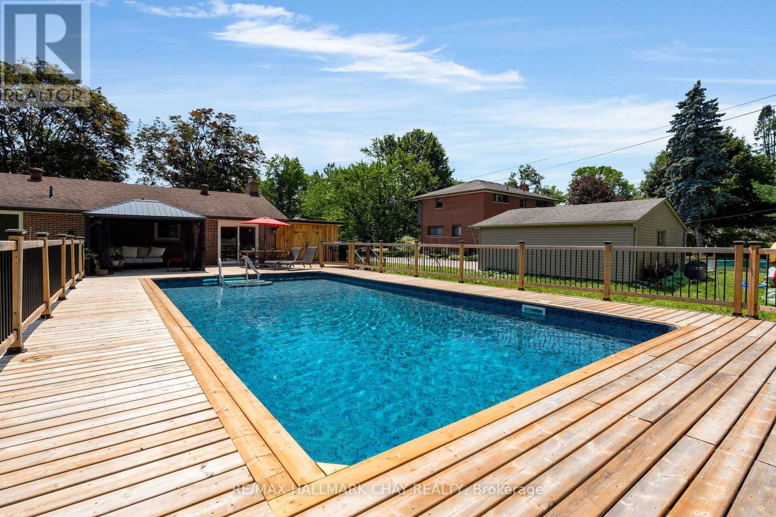 12 FRANCIS ROAD - Image 39