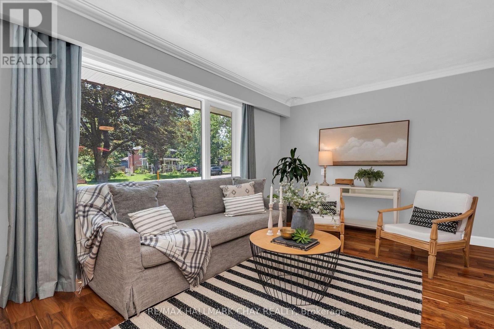 12 FRANCIS ROAD - Image 6