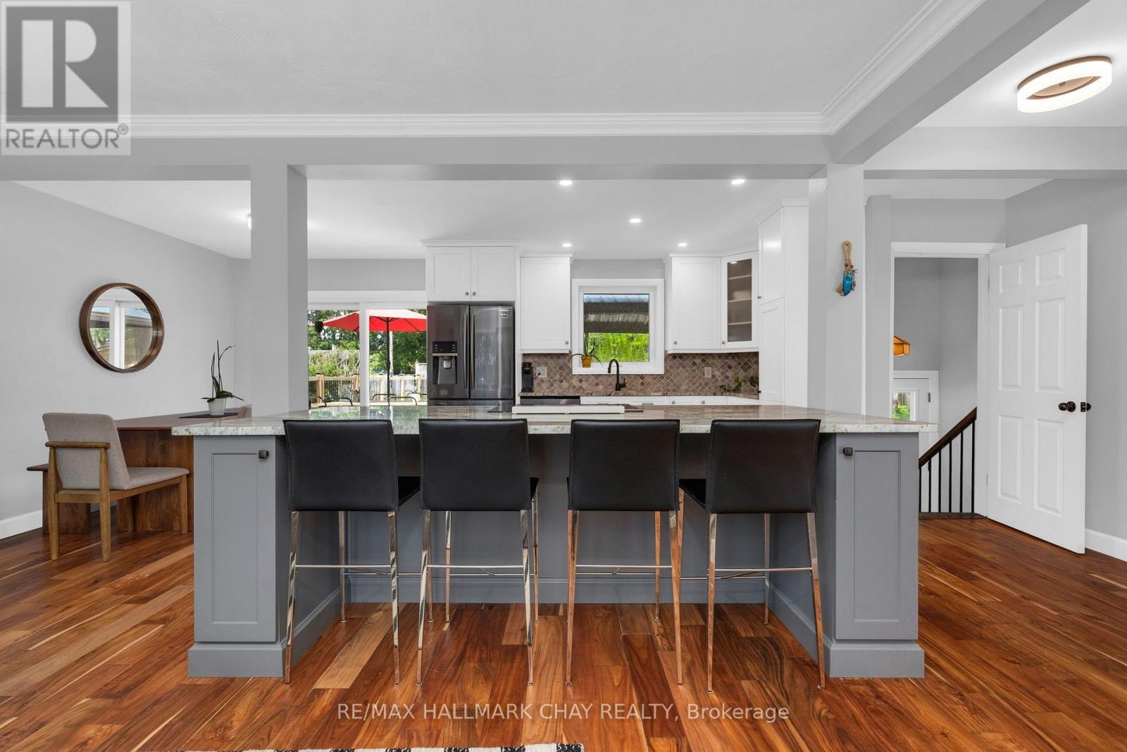 12 FRANCIS ROAD - Image 8