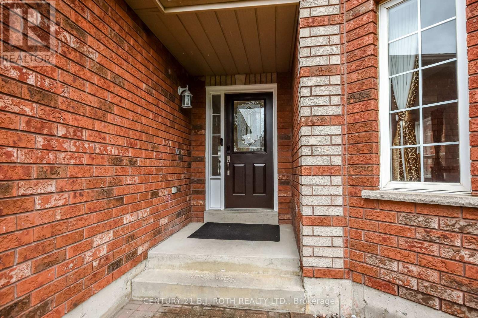 17 CROMPTON DRIVE - 2