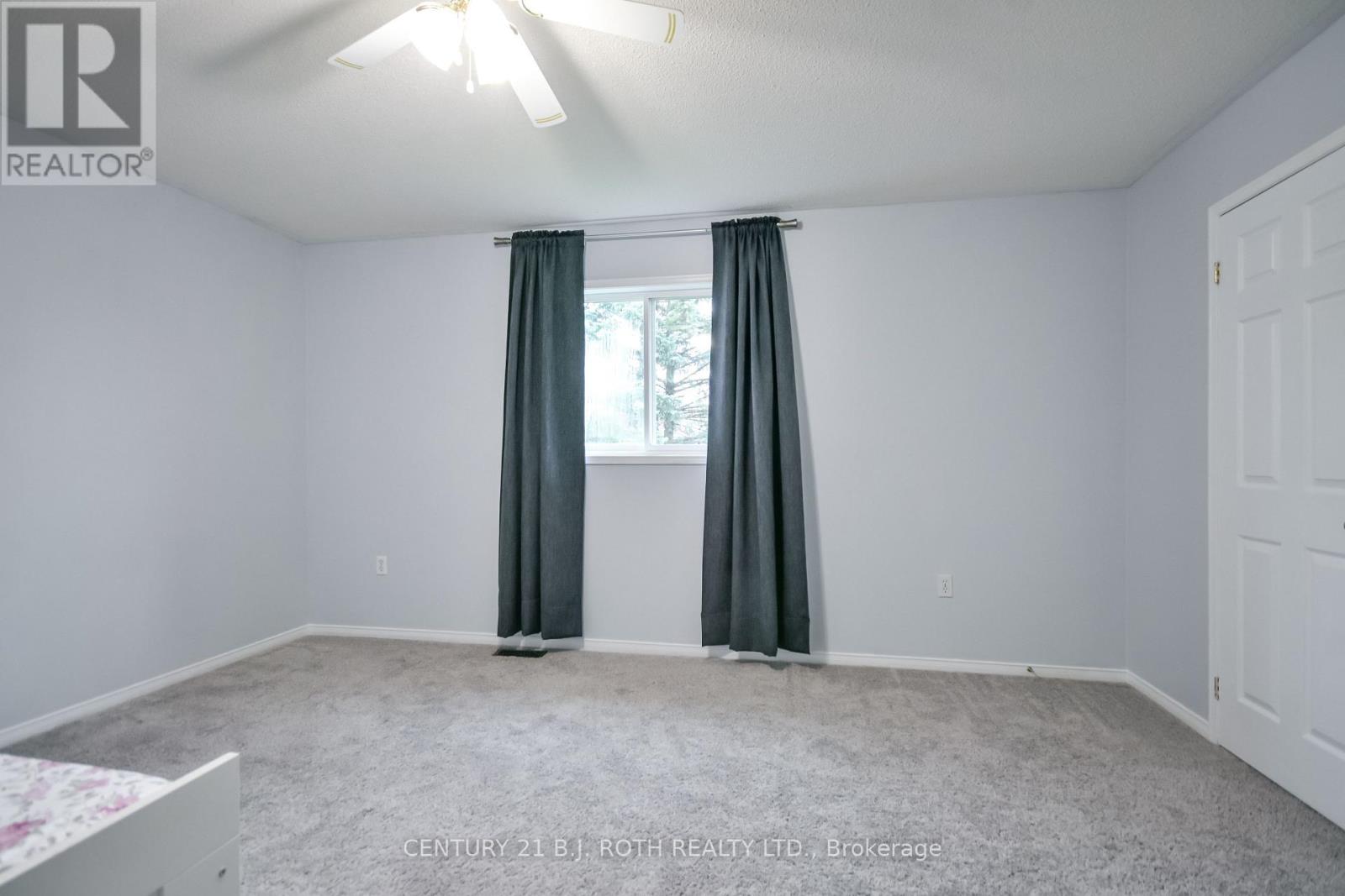 17 CROMPTON DRIVE - 21