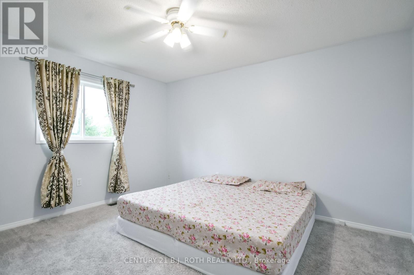 17 CROMPTON DRIVE - 22